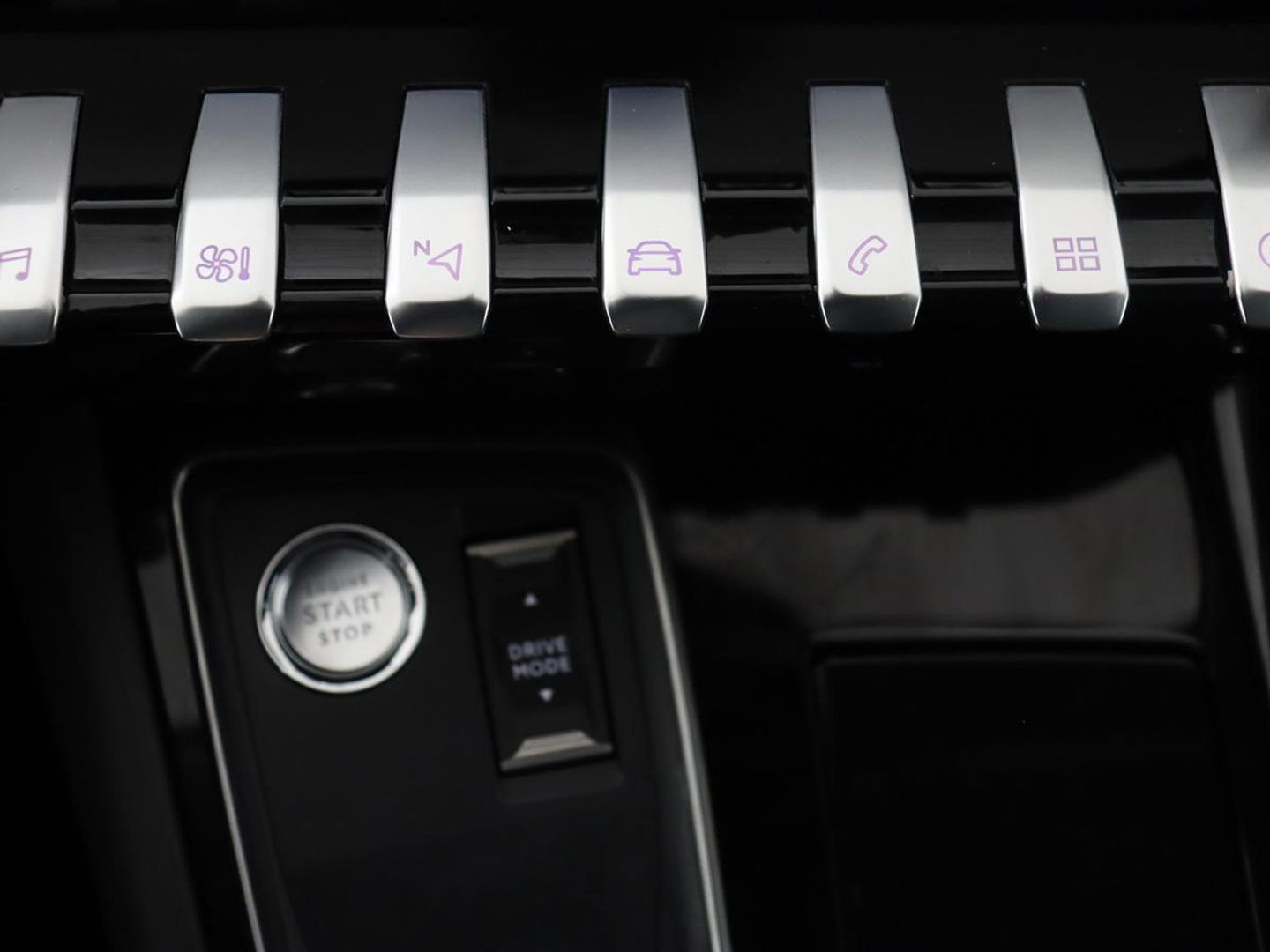 Peugeot 508 1.6 HYbrid 225 Allure | Adaptive cruise | Half leder | Marix LED | Carplay | Camera | Keyless | Navigatie | Getint glas | Climate control | PHEV | Plug In