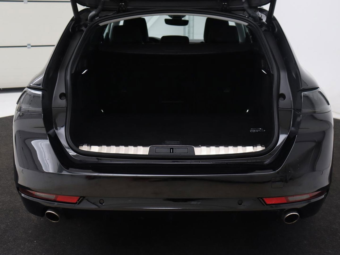 Peugeot 508 1.6 HYbrid 225 Allure | Adaptive cruise | Half leder | Marix LED | Carplay | Camera | Keyless | Navigatie | Getint glas | Climate control | PHEV | Plug In