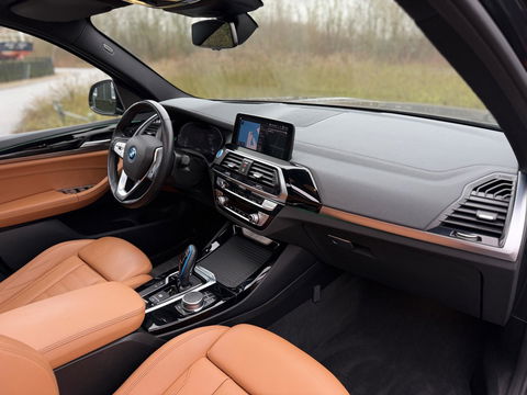 BMW iX3 High Executive 80 kWh SOH 97% PANORAMADAK/HEAD-UP/HARMANKARDON/ /TREKHAAK/LEER FULL-LED/360" CAMERA |