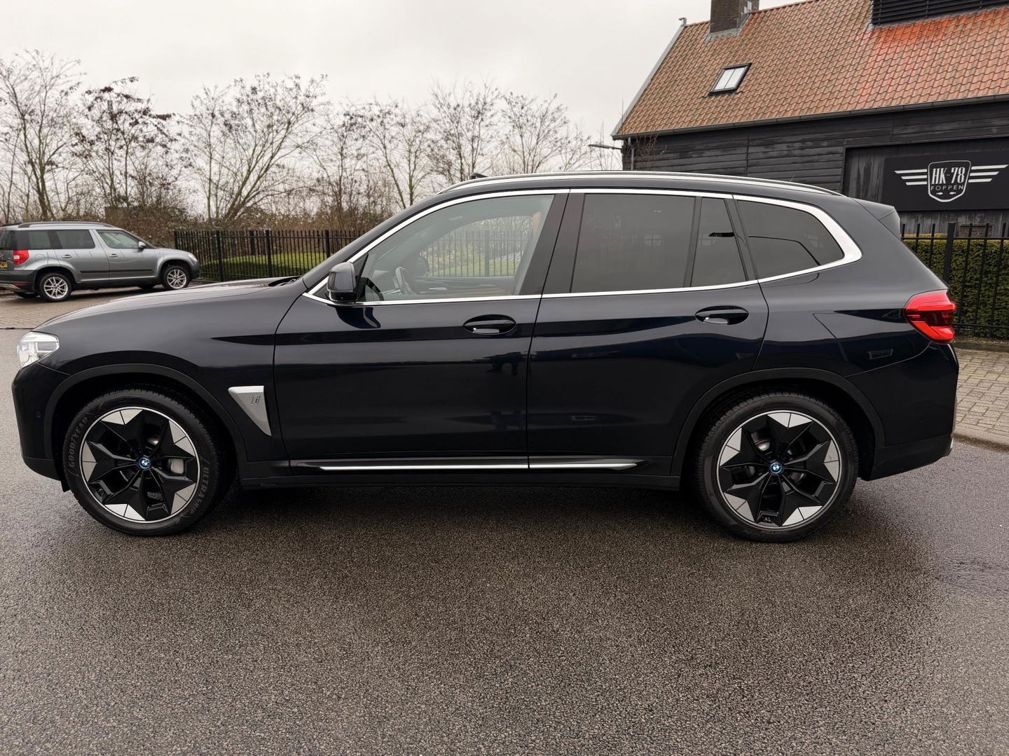BMW iX3 High Executive 80 kWh SOH 97% PANORAMADAK/HEAD-UP/HARMANKARDON/ /TREKHAAK/LEER FULL-LED/360" CAMERA |