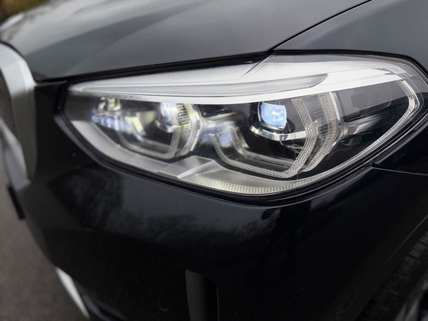 BMW iX3 High Executive 80 kWh SOH 97% PANORAMADAK/HEAD-UP/HARMANKARDON/ /TREKHAAK/LEER FULL-LED/360" CAMERA |