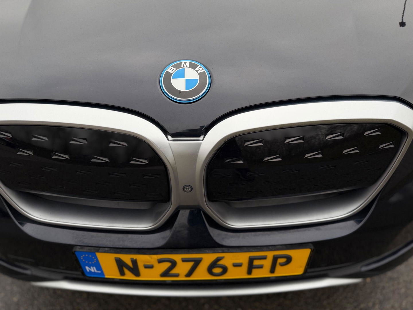 BMW iX3 High Executive 80 kWh SOH 97% PANORAMADAK/HEAD-UP/HARMANKARDON/ /TREKHAAK/LEER FULL-LED/360" CAMERA |