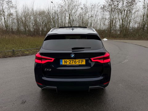 BMW iX3 High Executive 80 kWh SOH 97% PANORAMADAK/HEAD-UP/HARMANKARDON/ /TREKHAAK/LEER FULL-LED/360" CAMERA |