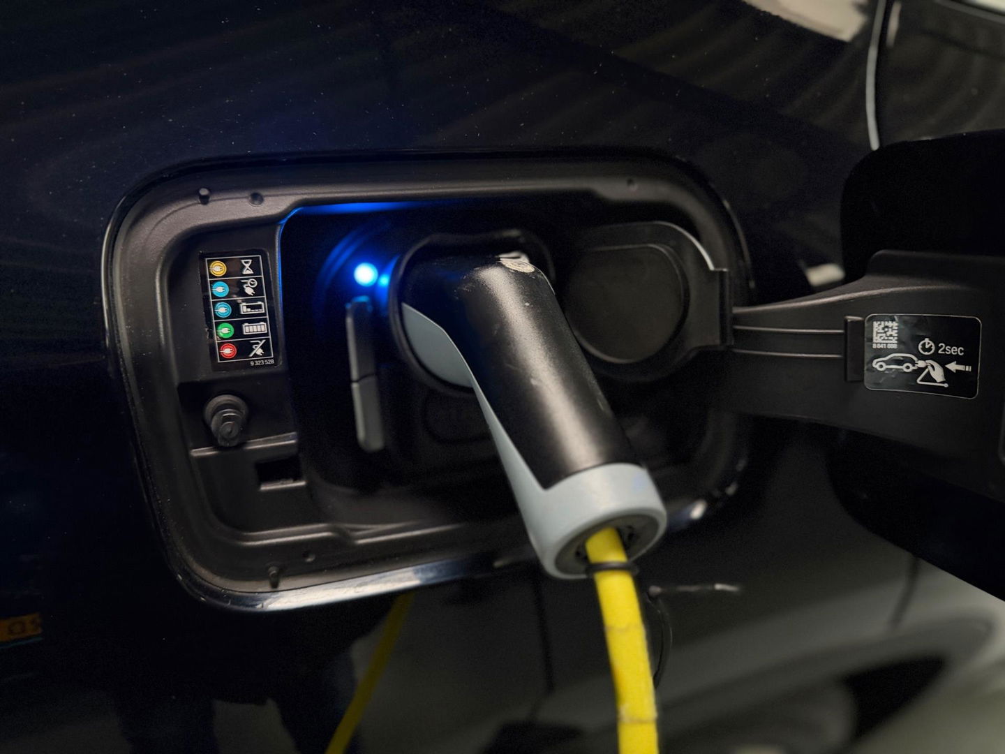 BMW iX3 High Executive 80 kWh SOH 97% PANORAMADAK/HEAD-UP/HARMANKARDON/ /TREKHAAK/LEER FULL-LED/360" CAMERA |