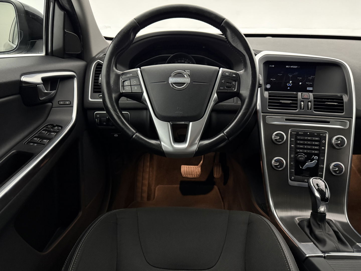 Volvo XC60 2.0 D4 FWD R-Design | Camera | Clima | Cruise | Trekh. | Stoelverw. | Navigatie