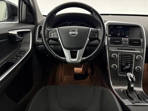Volvo XC60 2.0 D4 FWD R-Design | Camera | Clima | Cruise | Trekh. | Stoelverw. | Navigatie
