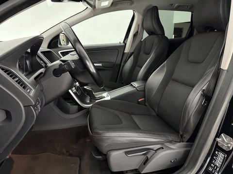 Volvo XC60 2.0 D4 FWD R-Design | Camera | Clima | Cruise | Trekh. | Stoelverw. | Navigatie