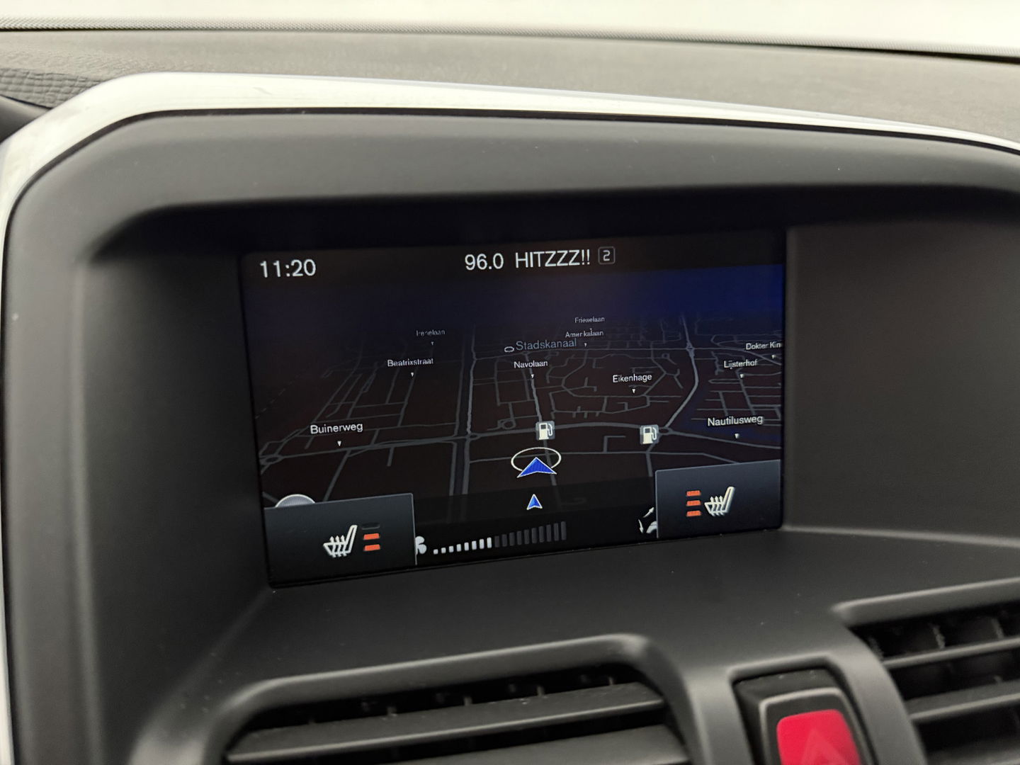 Volvo XC60 2.0 D4 FWD R-Design | Camera | Clima | Cruise | Trekh. | Stoelverw. | Navigatie