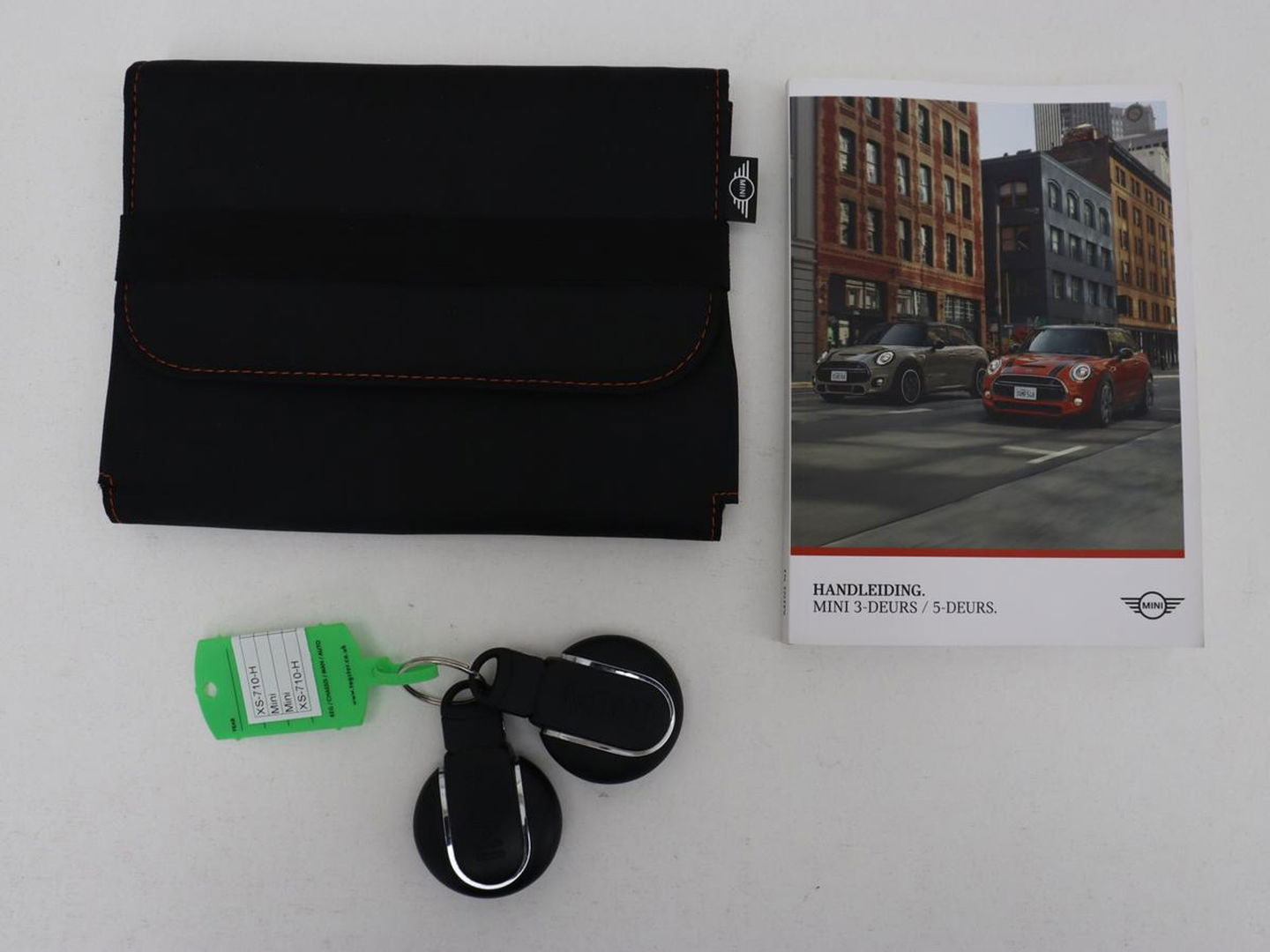 MINI Cooper S 2.0 Knightsbridge Edition | Panoramadak | Leder | Stoelverwarming | Head-Up | Carplay | Harman/Kardon | Navigatie | Climate control | Park Assist | Cruise control | Bluetooth