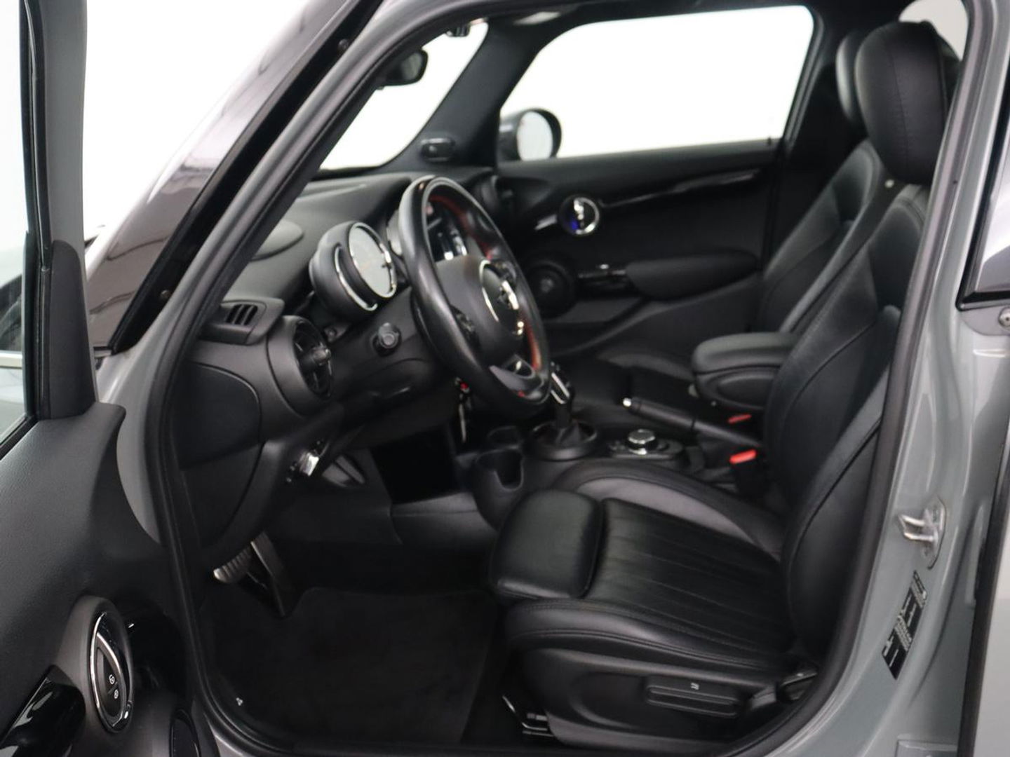 MINI Cooper S 2.0 Knightsbridge Edition | Panoramadak | Leder | Stoelverwarming | Head-Up | Carplay | Harman/Kardon | Navigatie | Climate control | Park Assist | Cruise control | Bluetooth