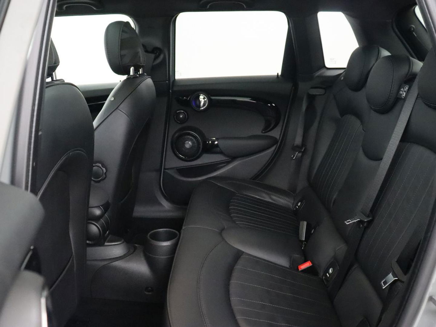 MINI Cooper S 2.0 Knightsbridge Edition | Panoramadak | Leder | Stoelverwarming | Head-Up | Carplay | Harman/Kardon | Navigatie | Climate control | Park Assist | Cruise control | Bluetooth