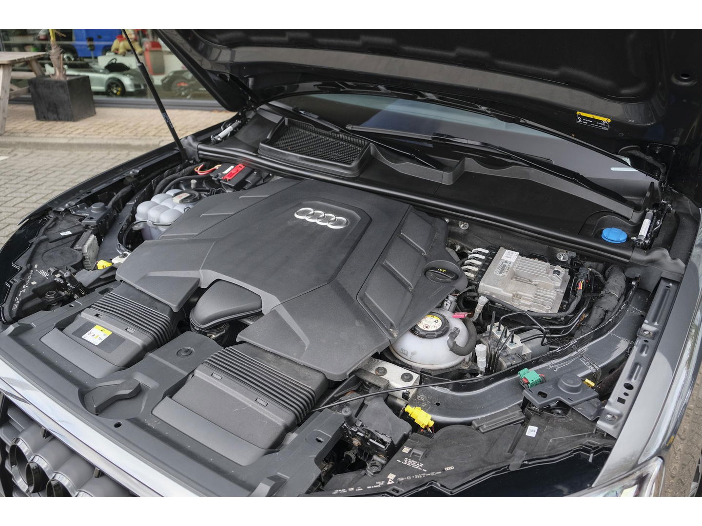 Audi Q7 60 TFSIe 455pk Competition Hybrid Panoramadak *BTW* Head-up Trekhaak elektrisch Leder Adaptive cruise DAB Carplay