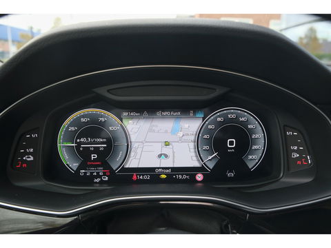 Audi Q7 60 TFSIe 455pk Competition Hybrid Panoramadak *BTW* Head-up Trekhaak elektrisch Leder Adaptive cruise DAB Carplay
