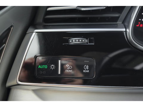 Audi Q7 60 TFSIe 455pk Competition Hybrid Panoramadak *BTW* Head-up Trekhaak elektrisch Leder Adaptive cruise DAB Carplay
