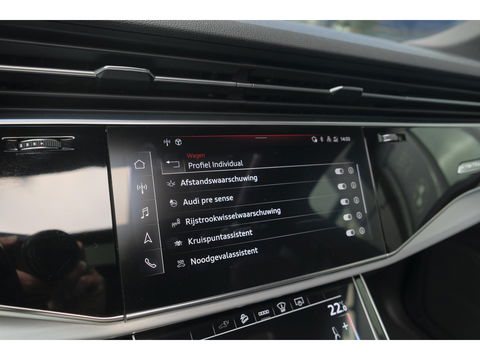 Audi Q7 60 TFSIe 455pk Competition Hybrid Panoramadak *BTW* Head-up Trekhaak elektrisch Leder Adaptive cruise DAB Carplay