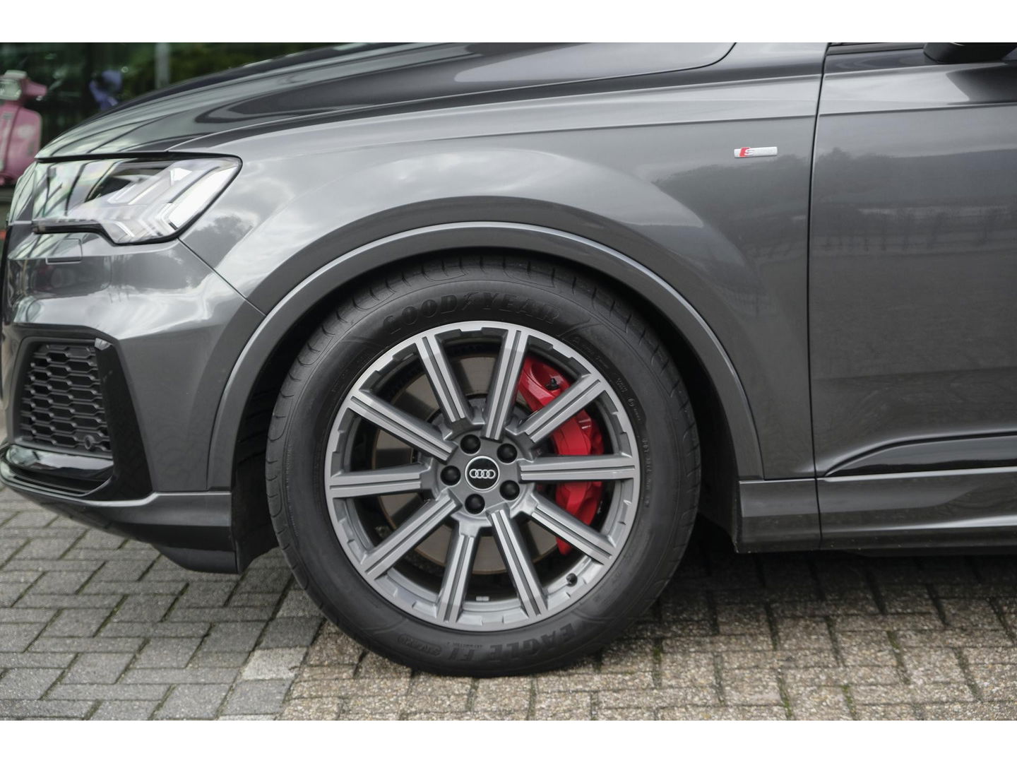 Audi Q7 60 TFSIe 455pk Competition Hybrid Panoramadak *BTW* Head-up Trekhaak elektrisch Leder Adaptive cruise DAB Carplay