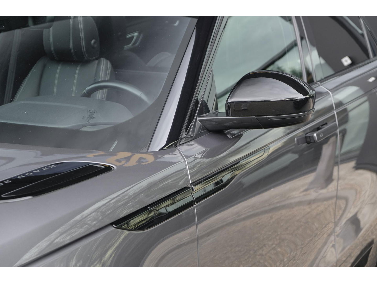 Land Rover Range Rover Velar D300 V6 300pk R-dynamic Grijs kenteken Panoramadak Medidian 22" LMV SVR