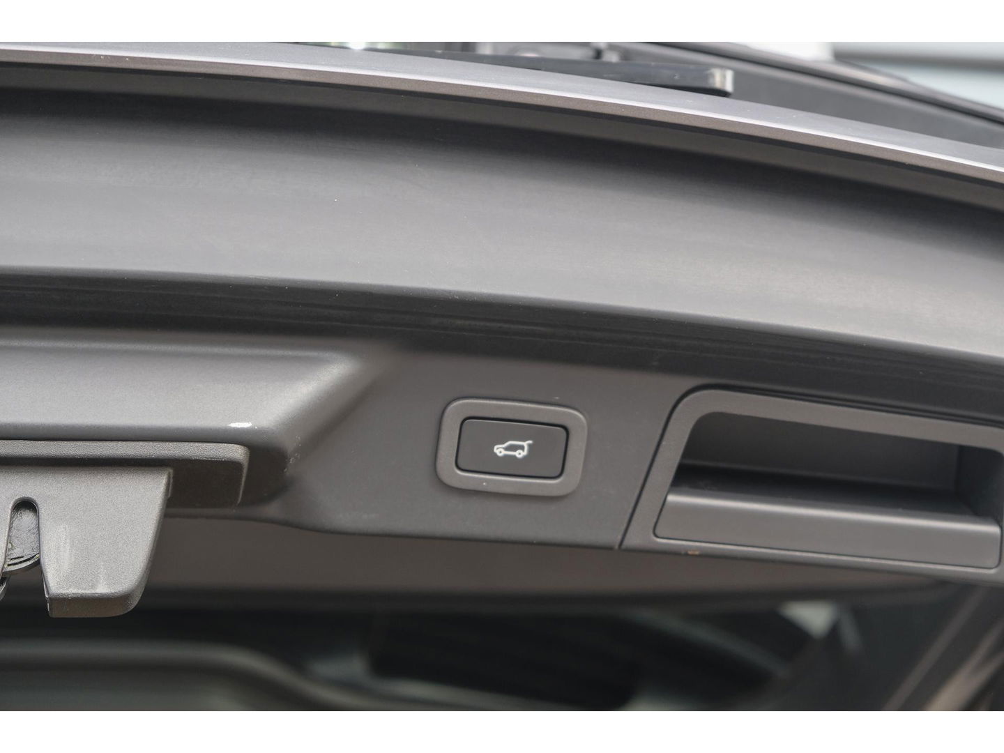 Land Rover Range Rover Velar D300 V6 300pk R-dynamic Grijs kenteken Panoramadak Medidian 22" LMV SVR