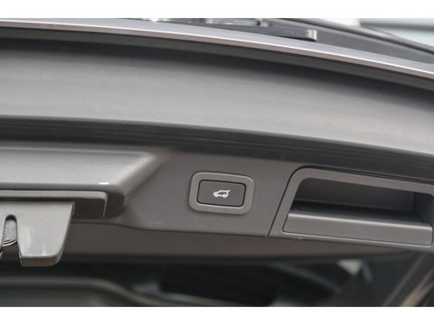 Land Rover Range Rover Velar D300 V6 300pk R-dynamic Grijs kenteken Panoramadak Medidian 22" LMV SVR