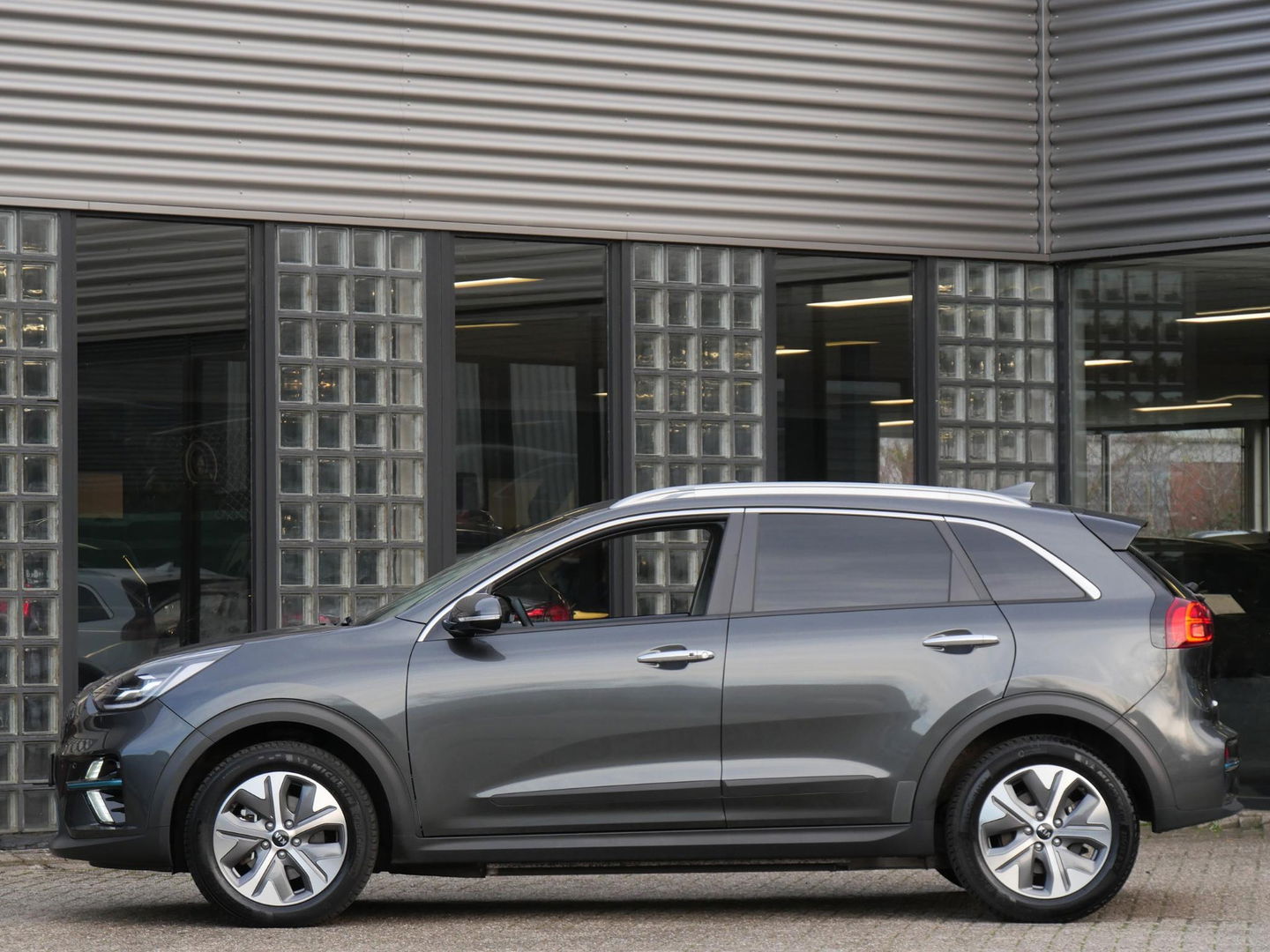 Kia e-Niro 64kWh/ 3-FASE/ SCHUIFDAK/ DYNAMICPLUSLINE/ SOH 100%