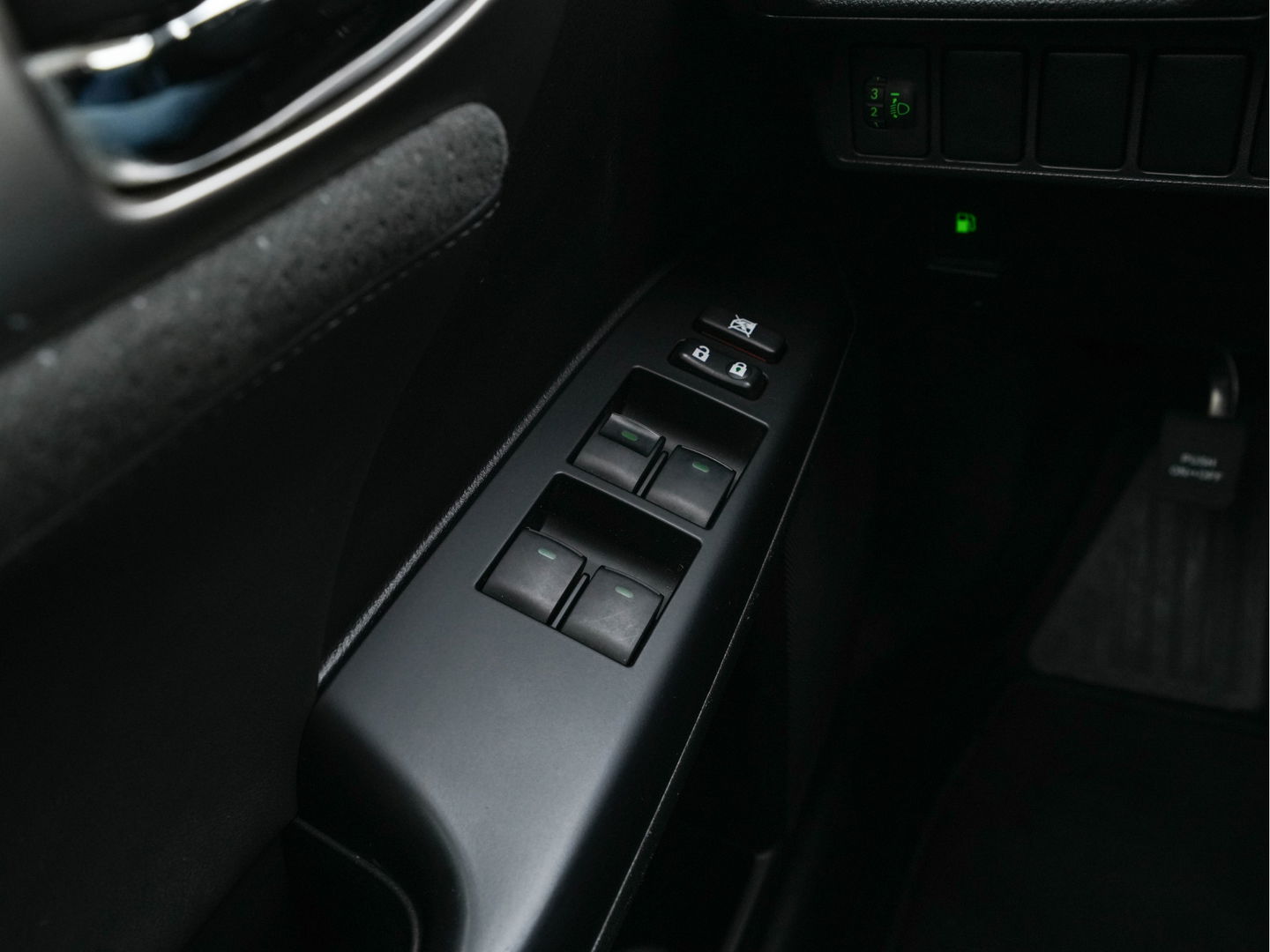 Lexus CT 200h Business Line Aut.*NAVI-FULLMAP | ALCANTARA | COMFORT-SEATS | CAMERA | ECC | CRUISE | 16''ALU*