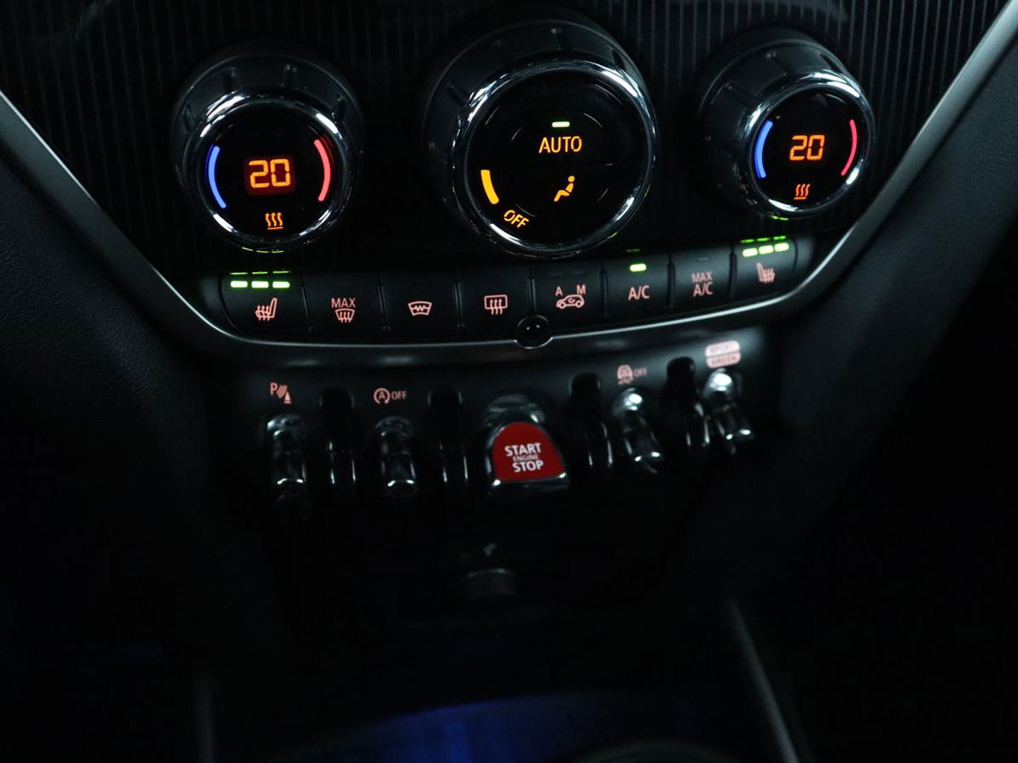 MINI Countryman 2.0 John Cooper Works ALL4 Chili | Panoramadak | Leder | Adaptive cruise | Stoelverwarming | Head-Up | Camera | Memory | Carplay | Navigatie | Full LED | Origineel NL