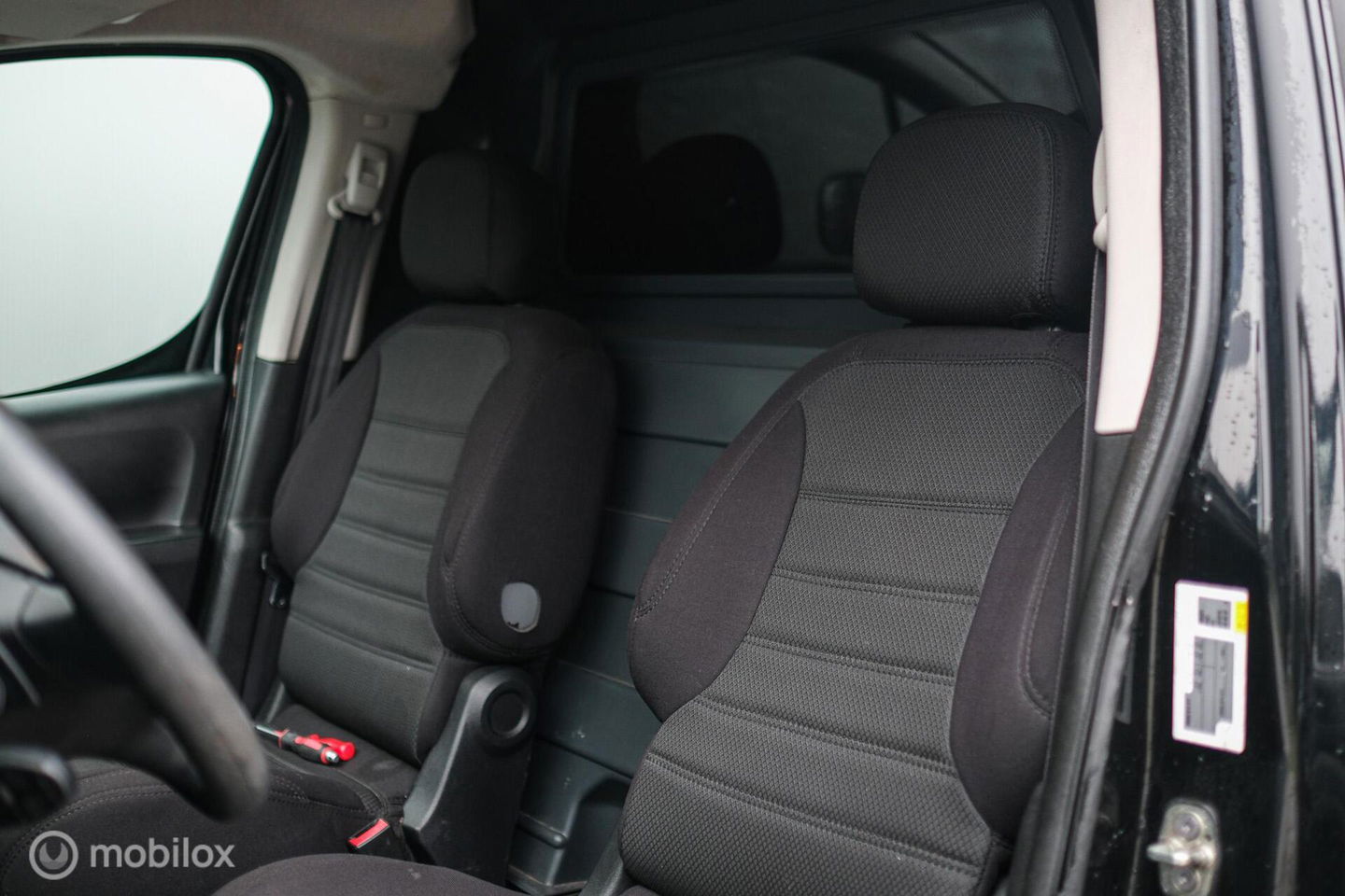 Peugeot Partner bestel 120 1.6 BlueHDi Automaat | LED | Navigatie | Airco | PDC | Marge auto |