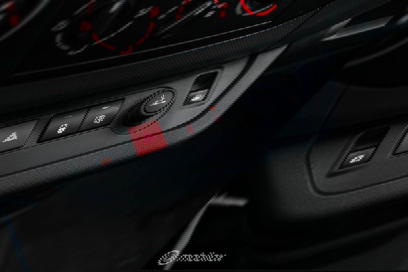 Peugeot Partner bestel 120 1.6 BlueHDi Automaat | LED | Navigatie | Airco | PDC | Marge auto |