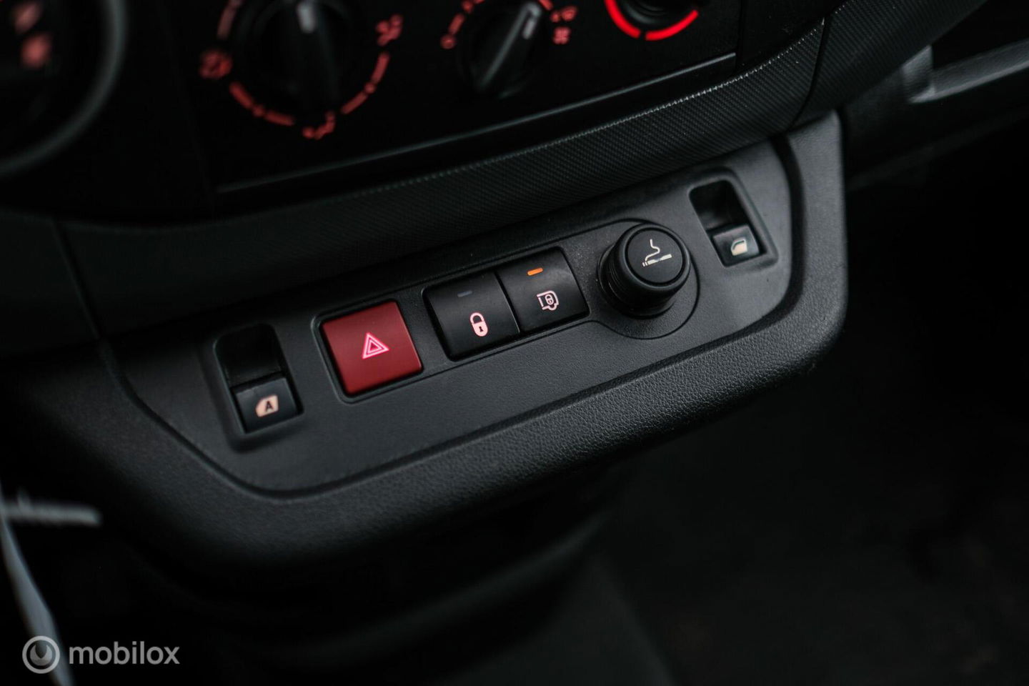 Peugeot Partner bestel 120 1.6 BlueHDi Automaat | LED | Navigatie | Airco | PDC | Marge auto |