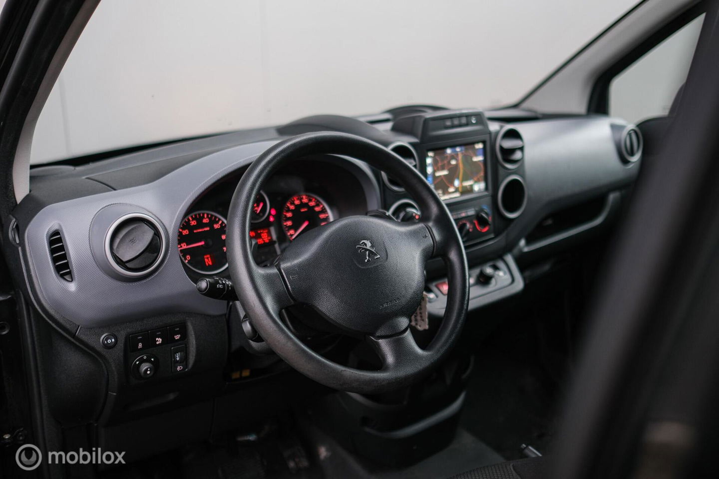 Peugeot Partner bestel 120 1.6 BlueHDi Automaat | LED | Navigatie | Airco | PDC | Marge auto |