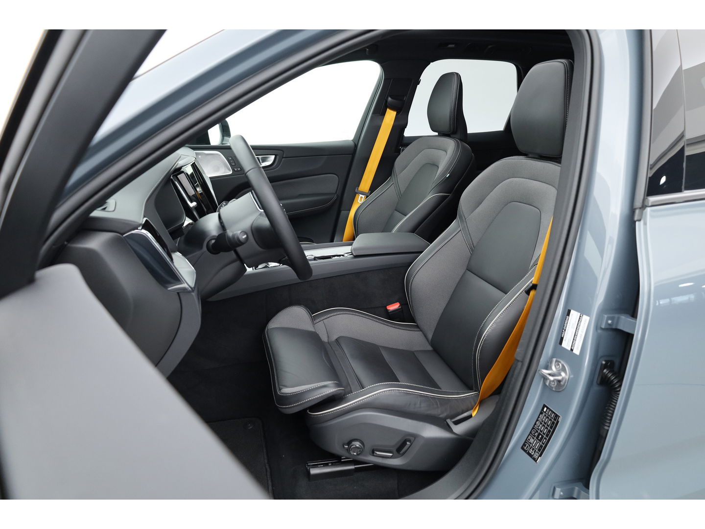 Volvo XC60 2.0 T8 Plug-in-hybrid AWD Polestar Engineered | Pano | Öhlins | Bowers & Wilkins | HUD | Elek. Trekhaak | 360cam | 22''