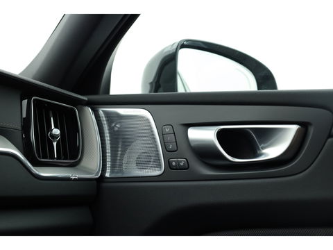 Volvo XC60 2.0 T8 Plug-in-hybrid AWD Polestar Engineered | Pano | Öhlins | Bowers & Wilkins | HUD | Elek. Trekhaak | 360cam | 22''