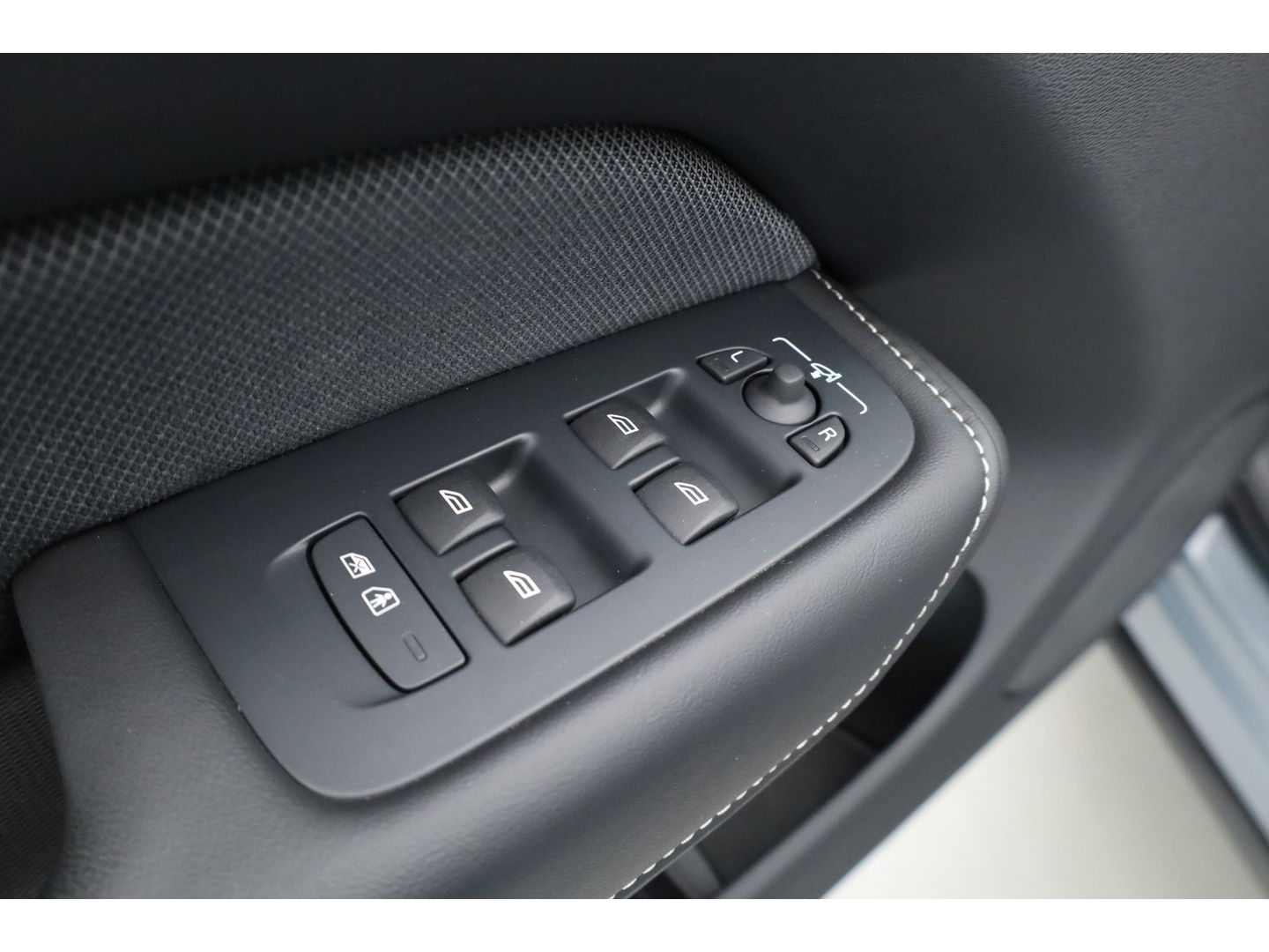 Volvo XC60 2.0 T8 Plug-in-hybrid AWD Polestar Engineered | Pano | Öhlins | Bowers & Wilkins | HUD | Elek. Trekhaak | 360cam | 22''