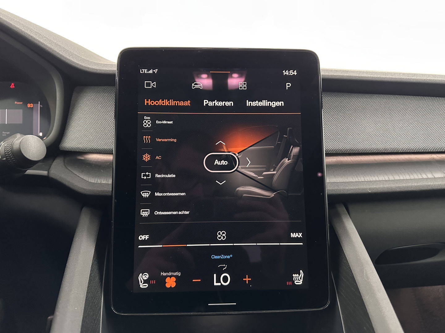 Polestar 2 Long Range Dual Motor Launch Edition 78kWh [ 3-Fase ] (INCL.BTW) *PANO | NAVI-FULLMAP | FULL-LED | ADAPTIVE-CRUISE | BLIND-SPOT | TOP-VIEW | KEYLESS | LANE-ASSIST | DIGI-COCKPIT | CARPLAY | DAB+ | HEATED-COMFORTSEATS | ECC | MEMORY-PACK | PDC |