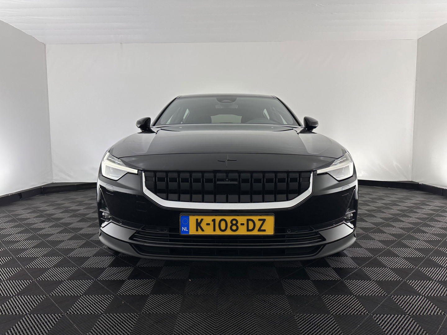 Polestar 2 Long Range Dual Motor Launch Edition 78kWh [ 3-Fase ] (INCL.BTW) *PANO | NAVI-FULLMAP | FULL-LED | ADAPTIVE-CRUISE | BLIND-SPOT | TOP-VIEW | KEYLESS | LANE-ASSIST | DIGI-COCKPIT | CARPLAY | DAB+ | HEATED-COMFORTSEATS | ECC | MEMORY-PACK | PDC |
