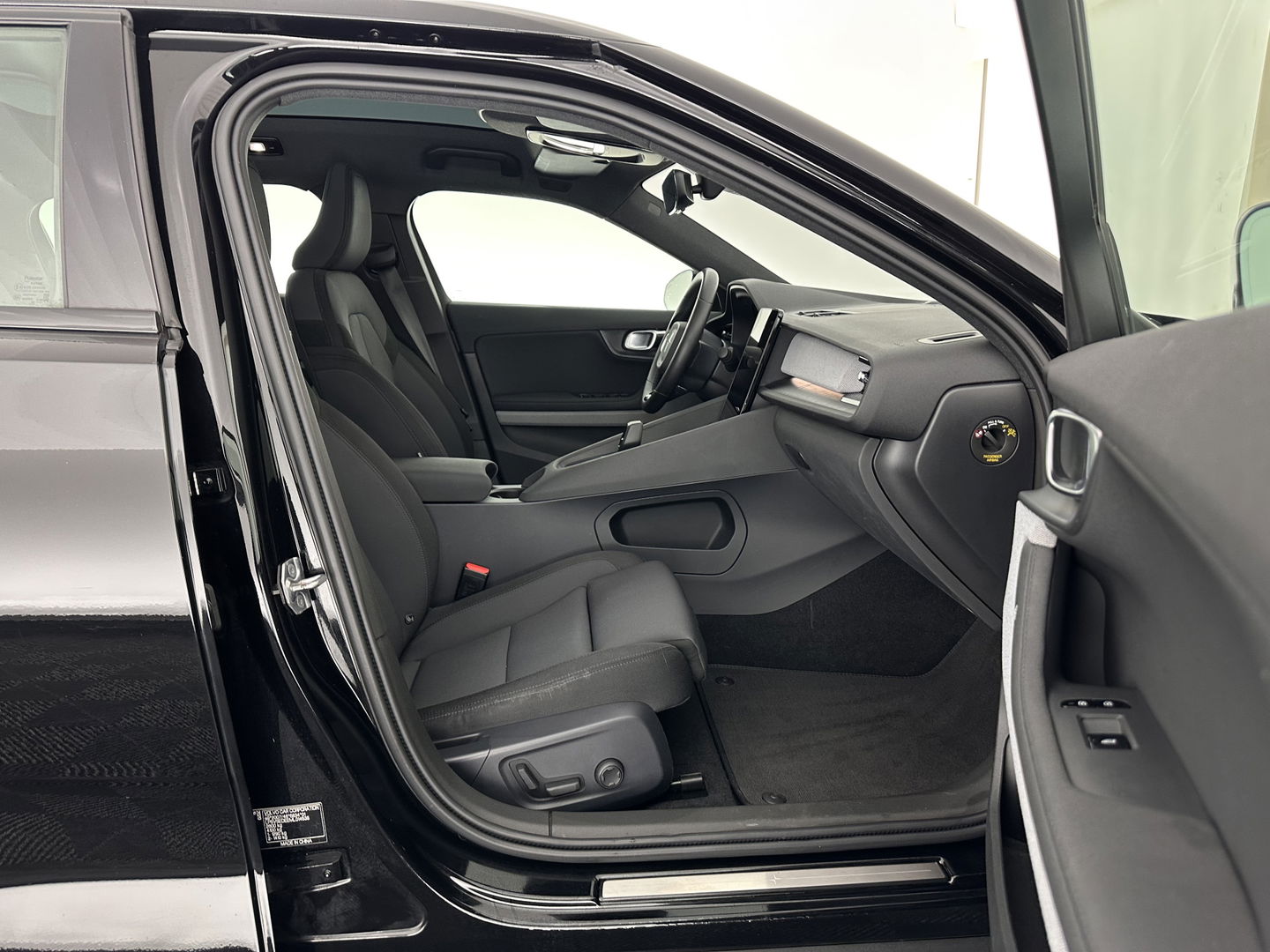 Polestar 2 Long Range Dual Motor Launch Edition 78kWh [ 3-Fase ] (INCL.BTW) *PANO | NAVI-FULLMAP | FULL-LED | ADAPTIVE-CRUISE | BLIND-SPOT | TOP-VIEW | KEYLESS | LANE-ASSIST | DIGI-COCKPIT | CARPLAY | DAB+ | HEATED-COMFORTSEATS | ECC | MEMORY-PACK | PDC |