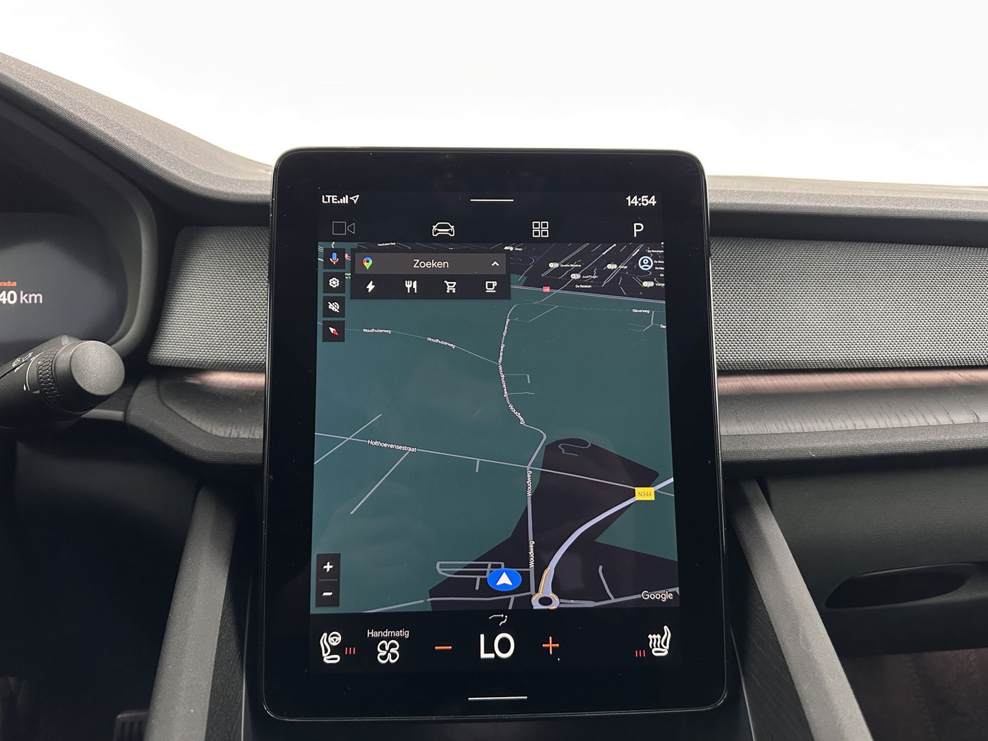 Polestar 2 Long Range Dual Motor Launch Edition 78kWh [ 3-Fase ] (INCL.BTW) *PANO | NAVI-FULLMAP | FULL-LED | ADAPTIVE-CRUISE | BLIND-SPOT | TOP-VIEW | KEYLESS | LANE-ASSIST | DIGI-COCKPIT | CARPLAY | DAB+ | HEATED-COMFORTSEATS | ECC | MEMORY-PACK | PDC |