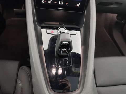 Polestar 2 Long Range Dual Motor Launch Edition 78kWh [ 3-Fase ] (INCL.BTW) *PANO | NAVI-FULLMAP | FULL-LED | ADAPTIVE-CRUISE | BLIND-SPOT | TOP-VIEW | KEYLESS | LANE-ASSIST | DIGI-COCKPIT | CARPLAY | DAB+ | HEATED-COMFORTSEATS | ECC | MEMORY-PACK | PDC |