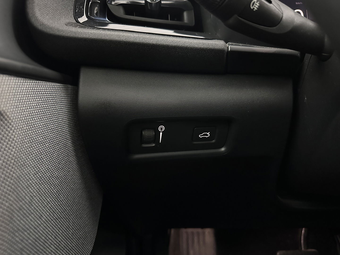 Polestar 2 Long Range Dual Motor Launch Edition 78kWh [ 3-Fase ] (INCL.BTW) *PANO | NAVI-FULLMAP | FULL-LED | ADAPTIVE-CRUISE | BLIND-SPOT | TOP-VIEW | KEYLESS | LANE-ASSIST | DIGI-COCKPIT | CARPLAY | DAB+ | HEATED-COMFORTSEATS | ECC | MEMORY-PACK | PDC |