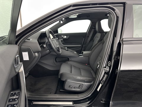 Polestar 2 Long Range Dual Motor Launch Edition 78kWh [ 3-Fase ] (INCL.BTW) *PANO | NAVI-FULLMAP | FULL-LED | ADAPTIVE-CRUISE | BLIND-SPOT | TOP-VIEW | KEYLESS | LANE-ASSIST | DIGI-COCKPIT | CARPLAY | DAB+ | HEATED-COMFORTSEATS | ECC | MEMORY-PACK | PDC |