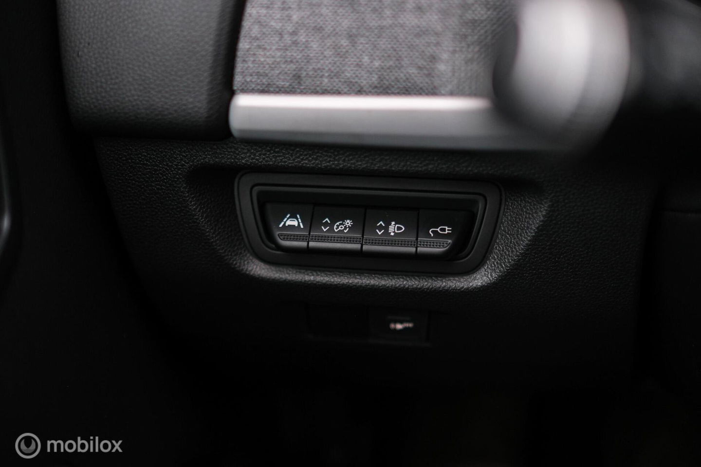 Renault ZOE R110 Life 52 kWh (ex Accu) | Halfleder | Lmv | PDC | Airco | Rijklaarprijs |