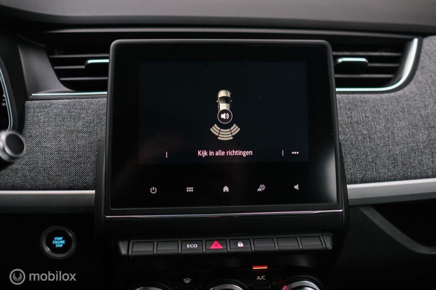 Renault ZOE R110 Life 52 kWh (ex Accu) | Halfleder | Lmv | PDC | Airco | Rijklaarprijs |