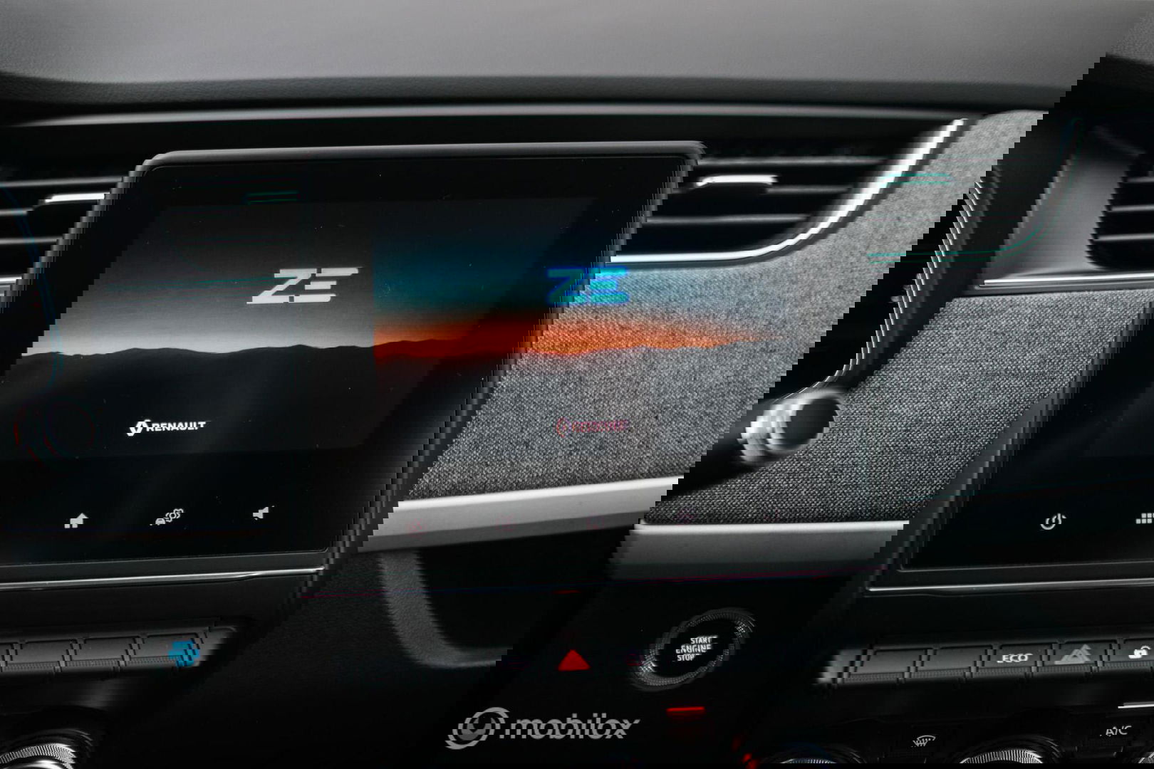 Renault ZOE R110 Life 52 kWh (ex Accu) | Halfleder | Lmv | PDC | Airco | Rijklaarprijs |