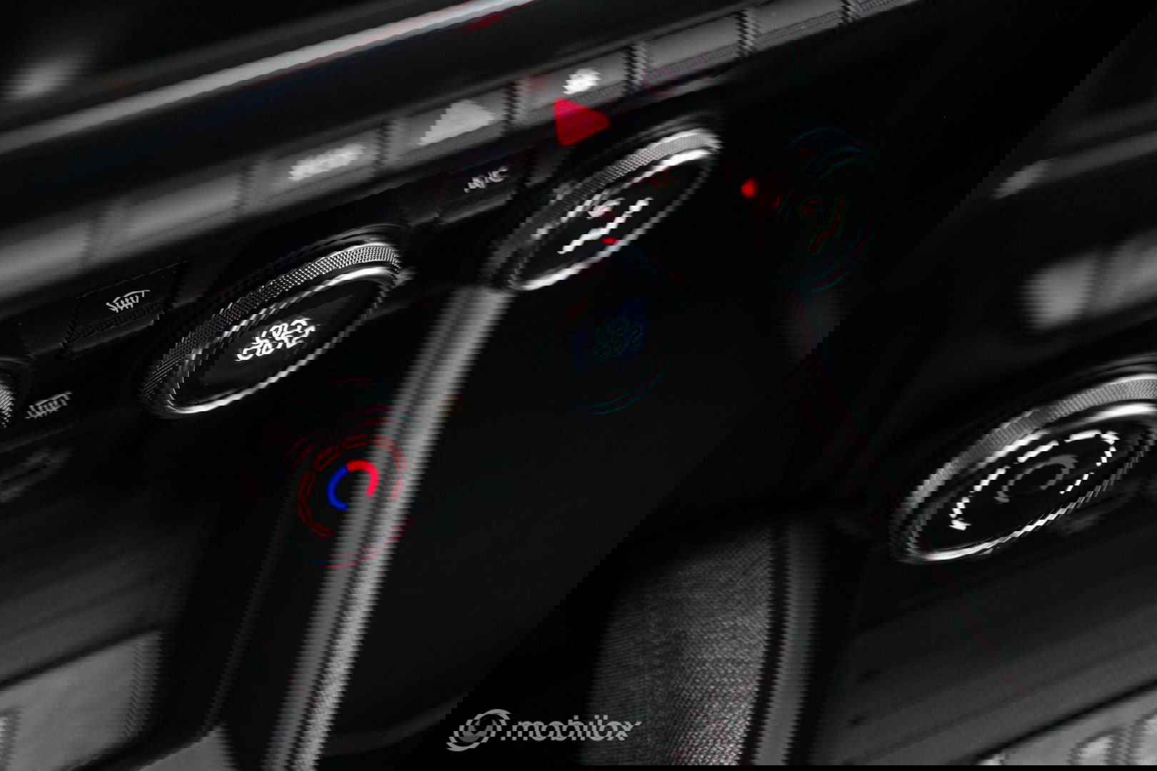 Renault ZOE R110 Life 52 kWh (ex Accu) | Halfleder | Lmv | PDC | Airco | Rijklaarprijs |