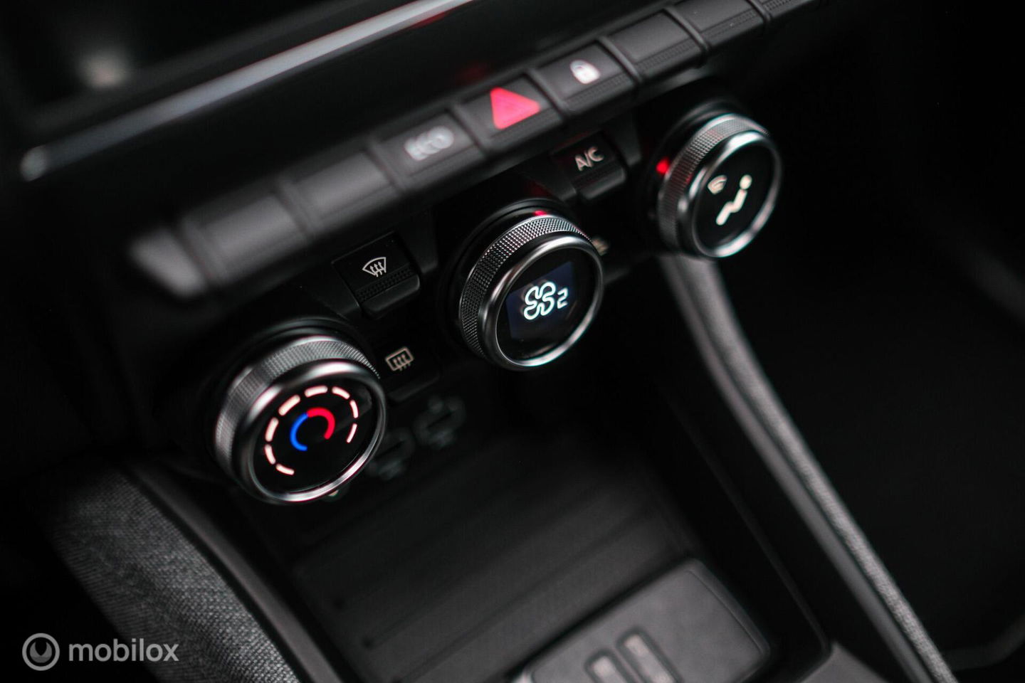 Renault ZOE R110 Life 52 kWh (ex Accu) | Halfleder | Lmv | PDC | Airco | Rijklaarprijs |