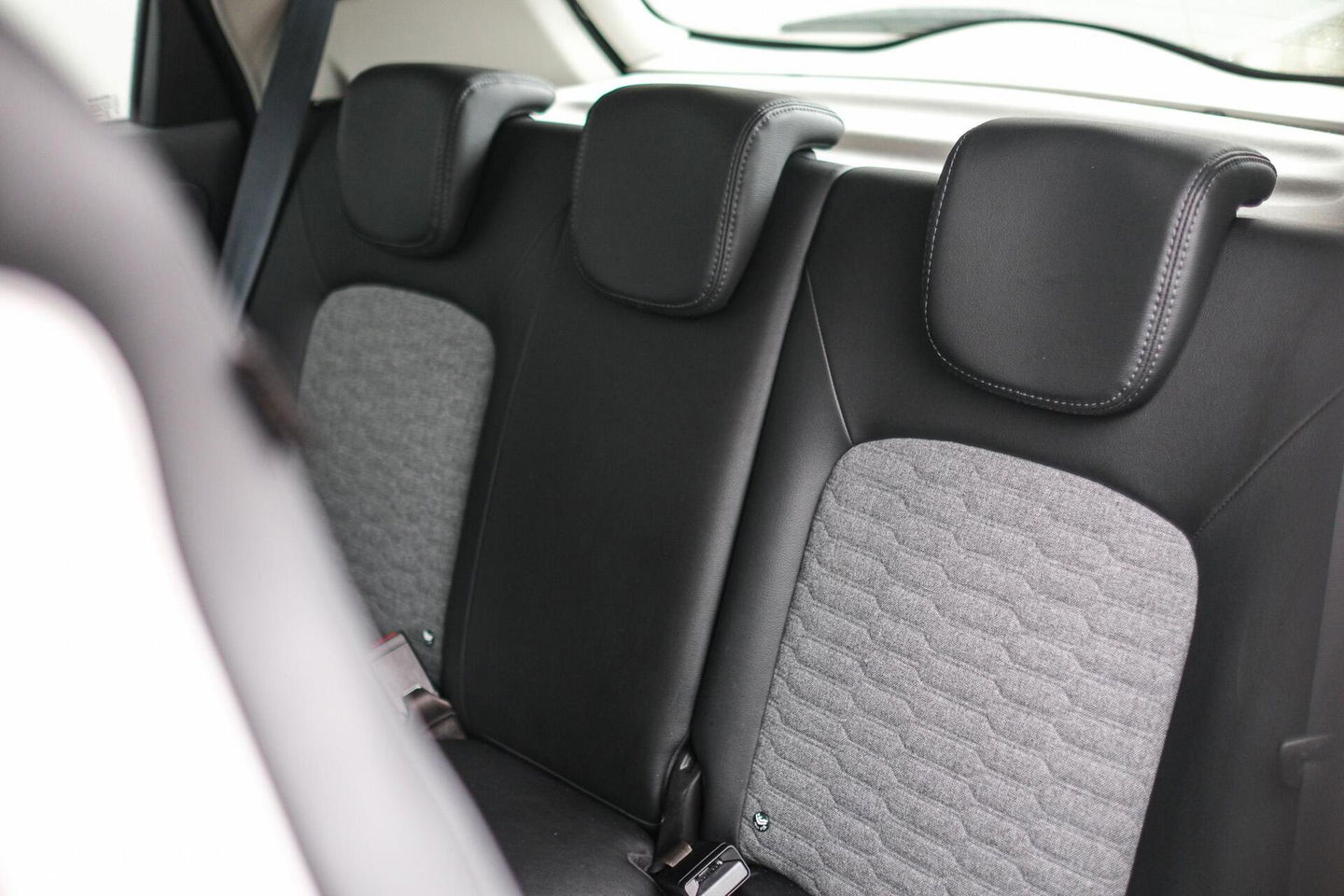 Renault ZOE R110 Life 52 kWh (ex Accu) | Halfleder | Lmv | PDC | Airco | Rijklaarprijs |