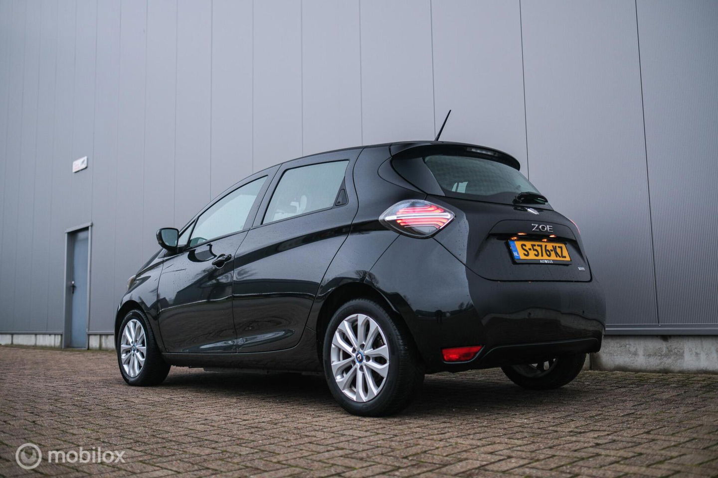 Renault ZOE R110 Life 52 kWh (ex Accu) | Halfleder | Lmv | PDC | Airco | Rijklaarprijs |