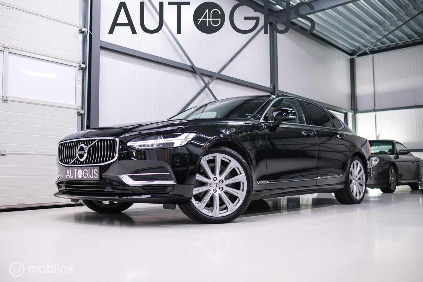 Volvo S90 2.0 T8 AWD Inscription | Luchtvering | B&W audio | Stoelkoeling | Trekhaak | NL auto NAP | 20 inch | Massage | rijklaar |