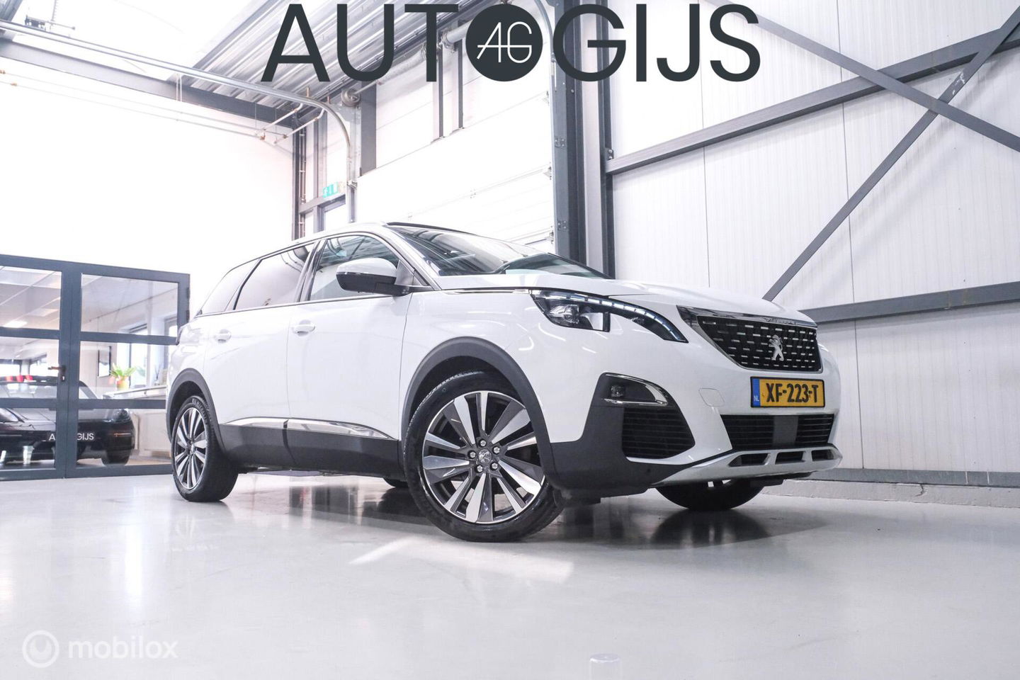 Peugeot 5008 1.2 PureTech Advanced Grip Control Allure | 7p | Trekhaak | Panoramadak | LED | Stoelverwarming |