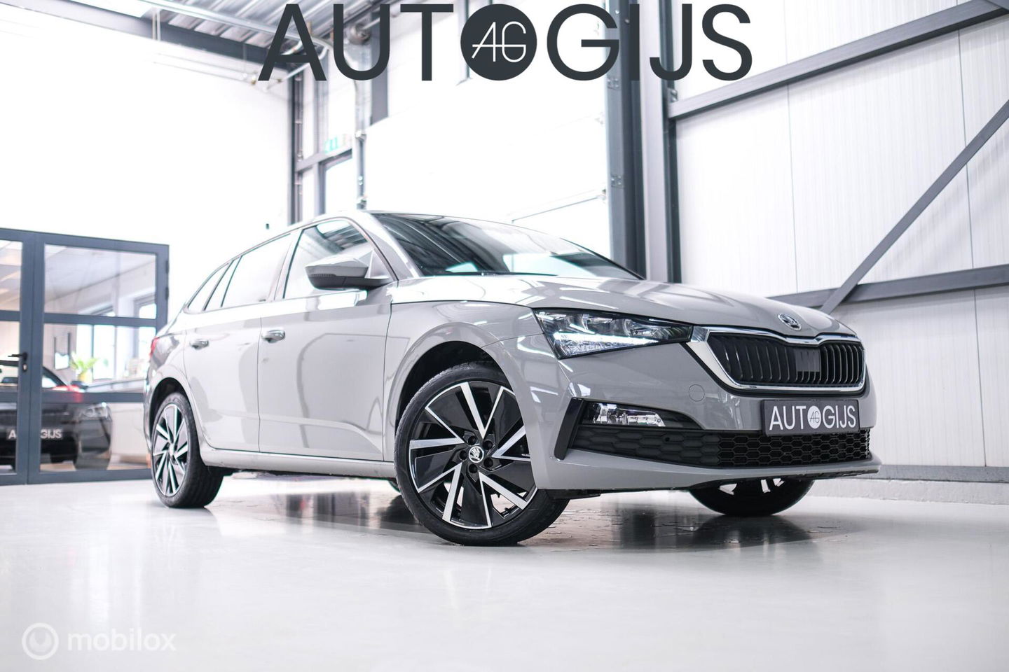 Škoda Scala 1.0 TSI Sport Business | Sportstoelen | Trekaak | NAP NL auto | LED | Adaptive cruise | Clima | Dealer oh | 17 inch | CarPlay |